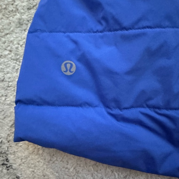 lululemon athletica Women's Vibrant Periwinkle Blue Puffer Jacket - Picture 8 of 8